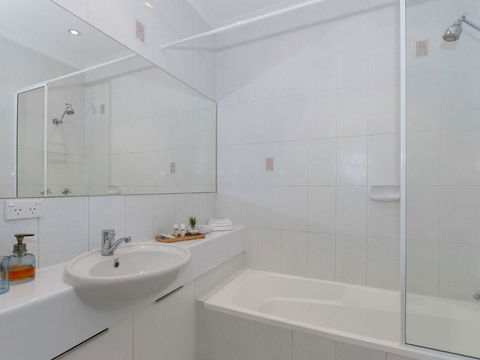 Allawah Palms Villa - Redcliffe Tourism 2