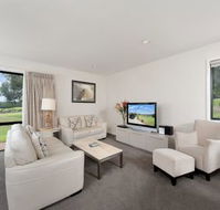 Flagship Villa 111 Horizons Golf Club - Redcliffe Tourism