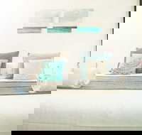 Modern And Chic Apartment Next To Parramatta Station - Redcliffe Tourism