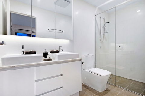 NEO Apartments Holidays Gold Coast - Redcliffe Tourism 5