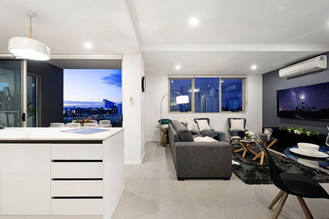 NEO Apartments Holidays Gold Coast - Redcliffe Tourism 2