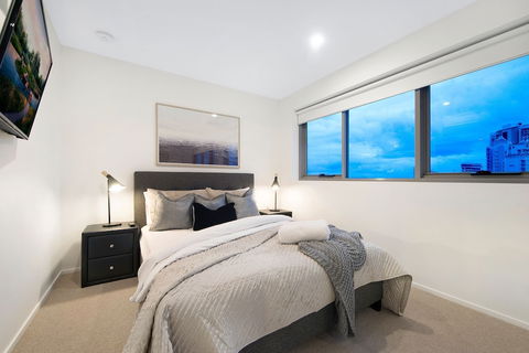 NEO Apartments Holidays Gold Coast - Redcliffe Tourism 3