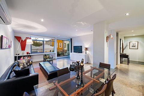 Soho52 - Redcliffe Tourism 0