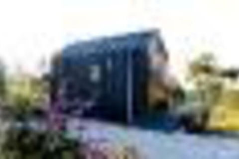 Modern Tiny House (Compass Hut) - Redcliffe Tourism 6