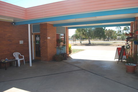 Abajaz Motor Inn - Redcliffe Tourism 1