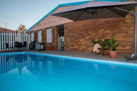 Abajaz Motor Inn - Redcliffe Tourism 3