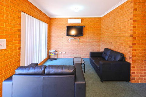 Abrolhos Reef Lodge - Redcliffe Tourism 6