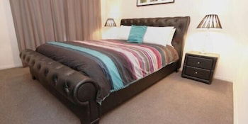 Casavino Luxury Villas - Redcliffe Tourism 3