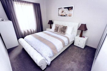 Casavino Luxury Villas - Redcliffe Tourism 1
