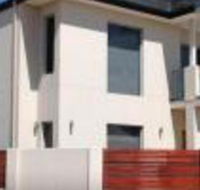 Lakeside Retreat - Redcliffe Tourism