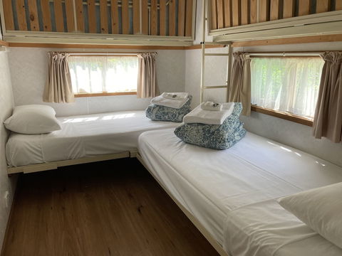 Daysy Hill Country Cottages - Redcliffe Tourism 1