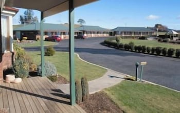 Kentish Hills Retreat - Redcliffe Tourism 1