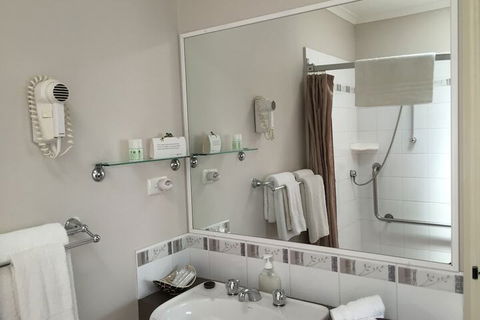 The Noble Grape Guesthouse - Redcliffe Tourism 6
