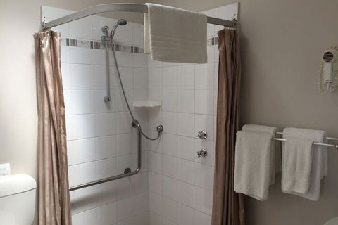 The Noble Grape Guesthouse - Redcliffe Tourism 4