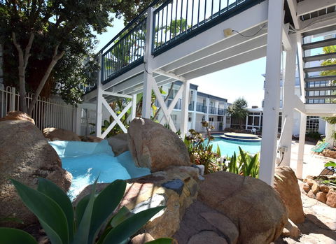 West Beach Lagoon 212 - Gorgeously Decorated - Redcliffe Tourism 2