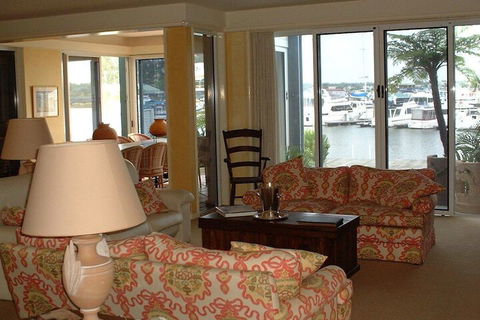 Sanctuary Cove Villas - Redcliffe Tourism 4