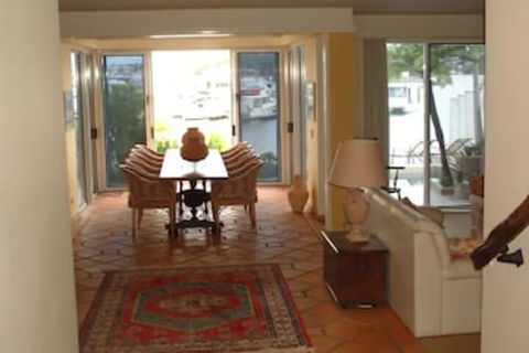 Sanctuary Cove Villas - Redcliffe Tourism 6