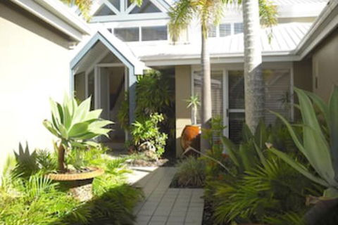 Sanctuary Cove Villas - Redcliffe Tourism 0