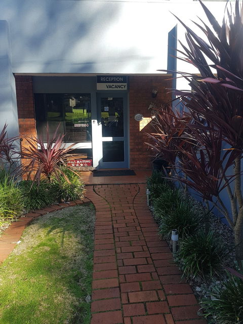 Mahogany Motel - Redcliffe Tourism 6