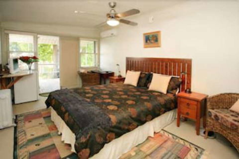The Bank Guesthouse - Redcliffe Tourism 7