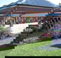 Poachers Paradise Motel - Redcliffe Tourism