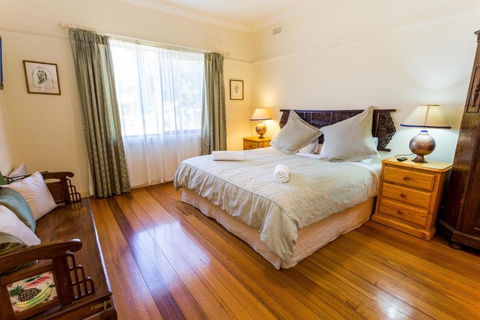 Nazaaray Beach House - Redcliffe Tourism 3