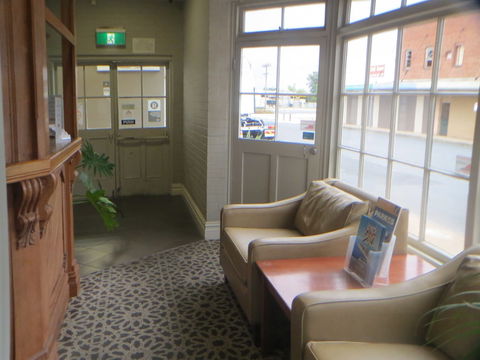 Coachman Hotel Motel - Redcliffe Tourism 2