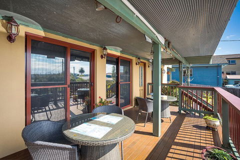 Anchors Aweigh Narooma - Redcliffe Tourism 3