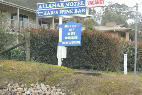 Allamar Motor Inn Motel - Redcliffe Tourism 1