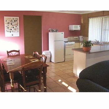 Adinfern Estate - Redcliffe Tourism 1