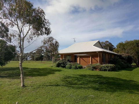 Adinfern Estate - Redcliffe Tourism 5