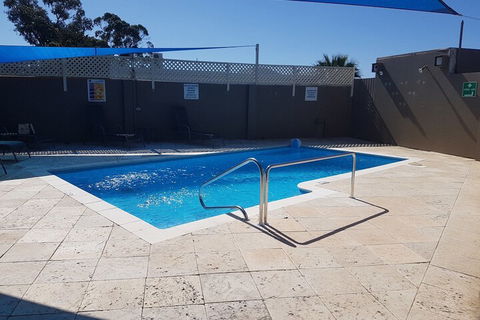 Foreshore Motel - Redcliffe Tourism 1