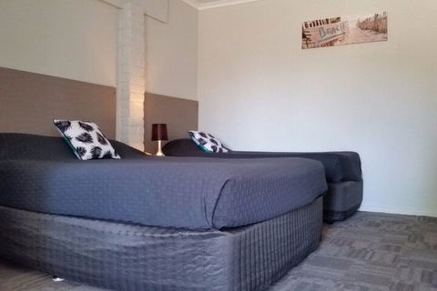 Foreshore Motel - Redcliffe Tourism 4