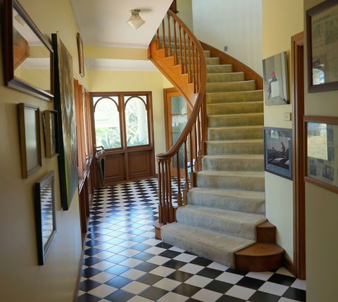 Melville House - Redcliffe Tourism 6