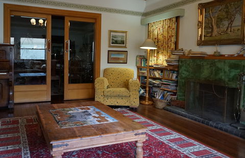 Melville House - Redcliffe Tourism 5