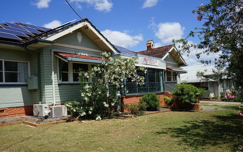 Melville House - Redcliffe Tourism 0