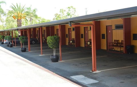 Motel Oasis - Redcliffe Tourism 4
