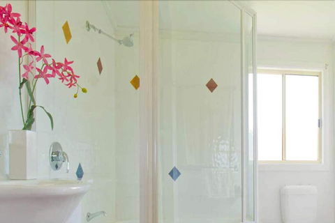 Lee Farm Stay Cottages - Redcliffe Tourism 3