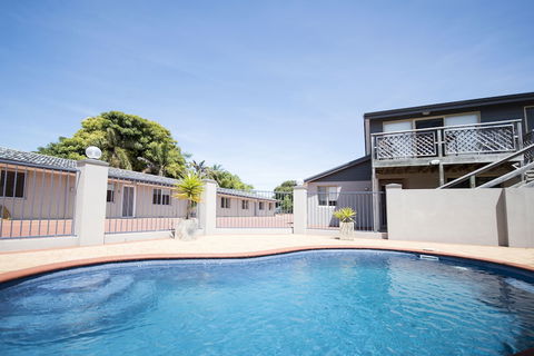 Archipelago Apartments - Redcliffe Tourism 3