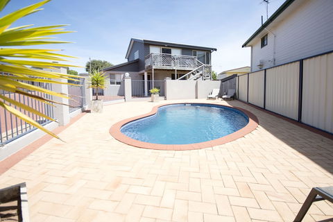 Archipelago Apartments - Redcliffe Tourism 6