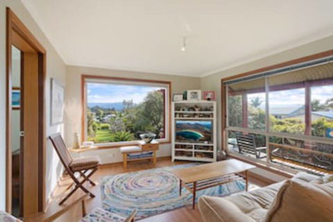 Monaro Cottage - Redcliffe Tourism 0