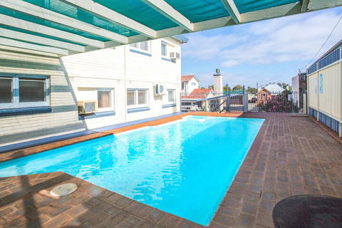 Cowra Motor Inn - Redcliffe Tourism 2