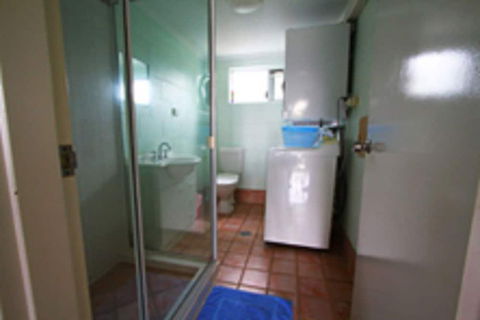 Coral Reef Apartments - Redcliffe Tourism 5