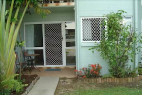 Coral Reef Apartments - Redcliffe Tourism 2