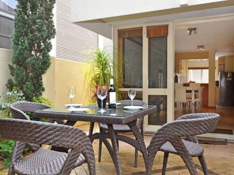 Park Vista Executive Townhouses - Redcliffe Tourism 2