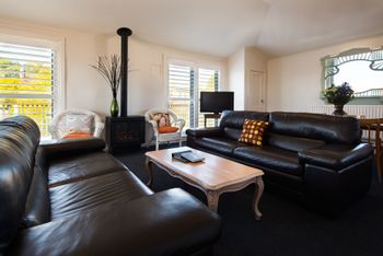 Alpha Loft - Redcliffe Tourism 0