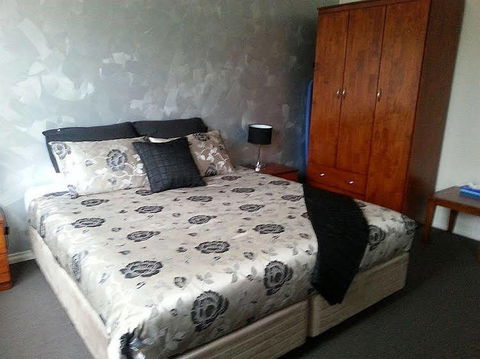 Collie Heights Motel Apartments - Redcliffe Tourism 0