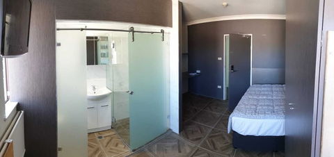 Seranin Bathurst - Redcliffe Tourism 3