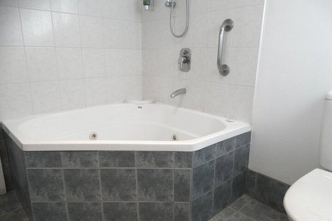 MAS Country Colonial Motor Inn - Redcliffe Tourism 6