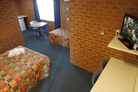 MAS Country Colonial Motor Inn - Redcliffe Tourism 1